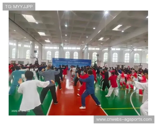 老年太极拳班开进游泳馆，奥体中心多功能化